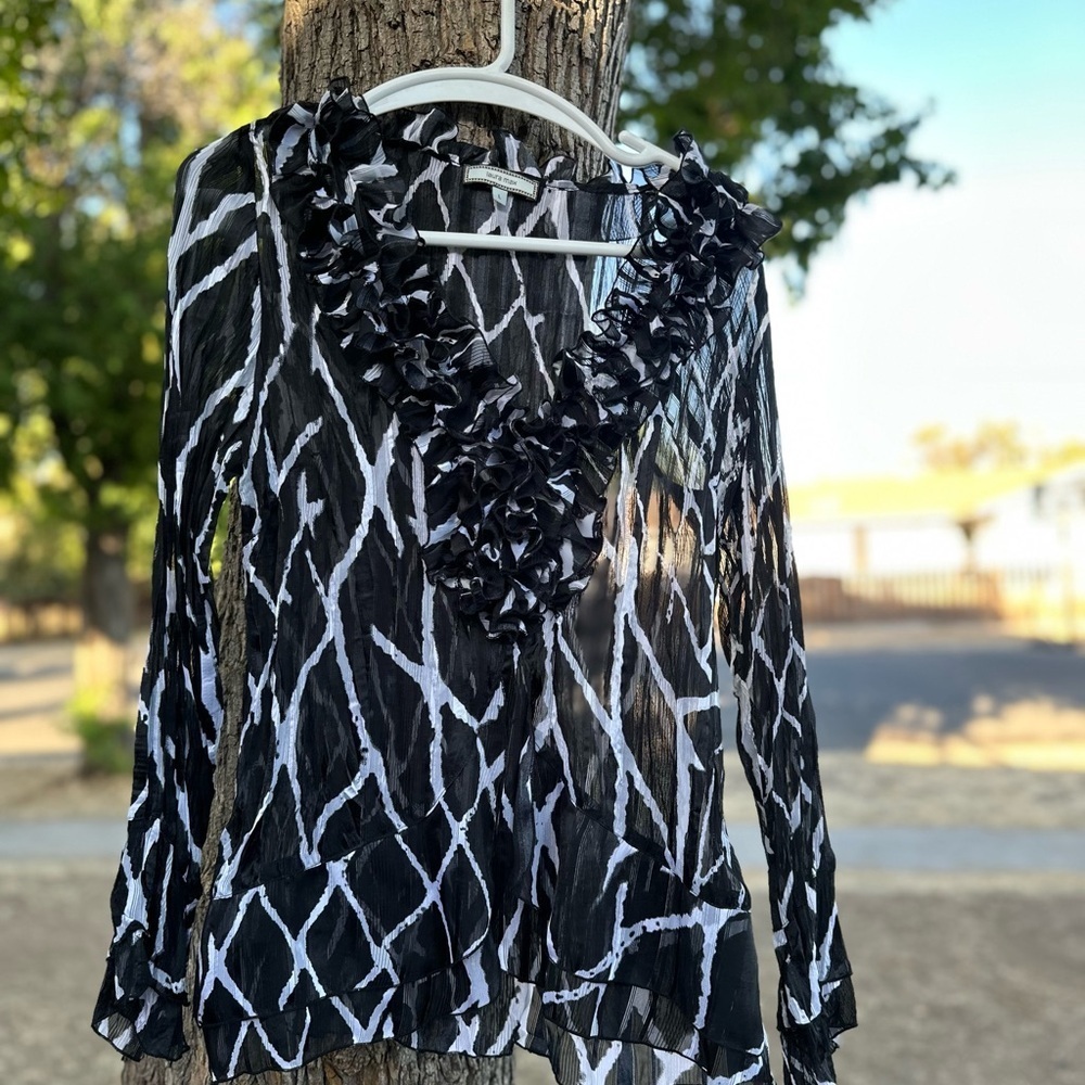 Chic Black and White Women's Blouse with Ruffle Details - Picture 5 of 7